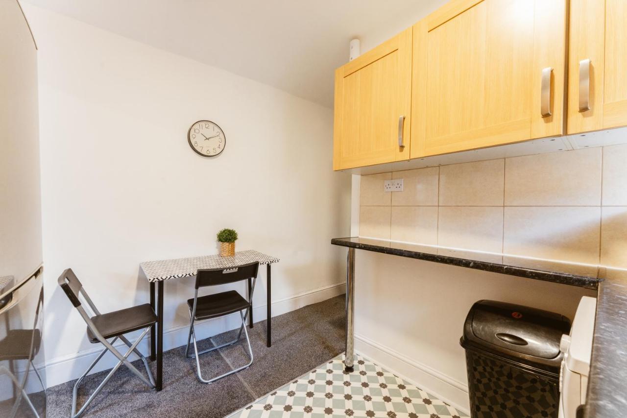 Mile End Double Rooms 86A Londres Exterior foto