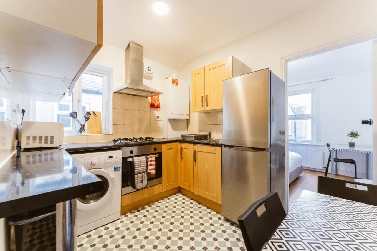 Mile End Double Rooms 86A Londres Exterior foto