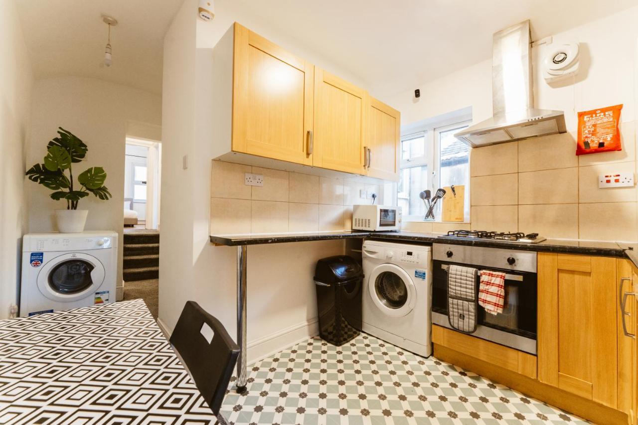 Mile End Double Rooms 86A Londres Exterior foto